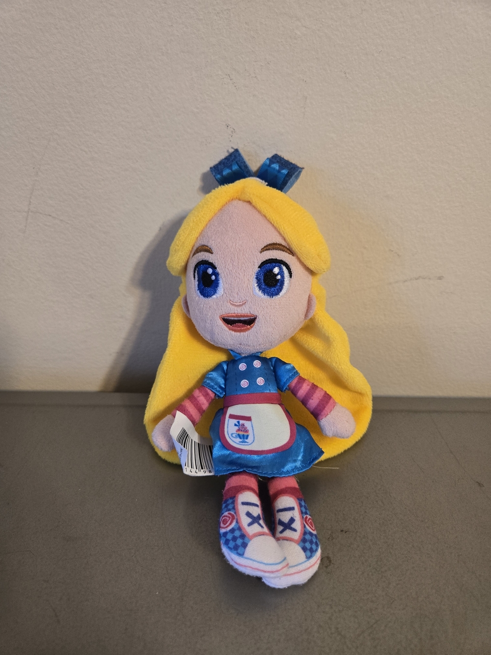 Disney Junior Alice's Wonderland Bakery 8" Plush Toy